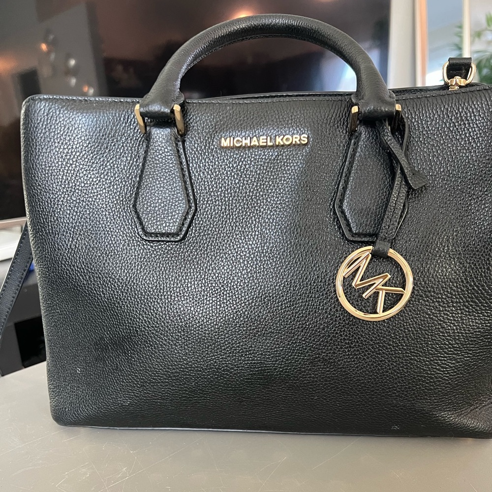 Beautiful black leather Michael Kors purse